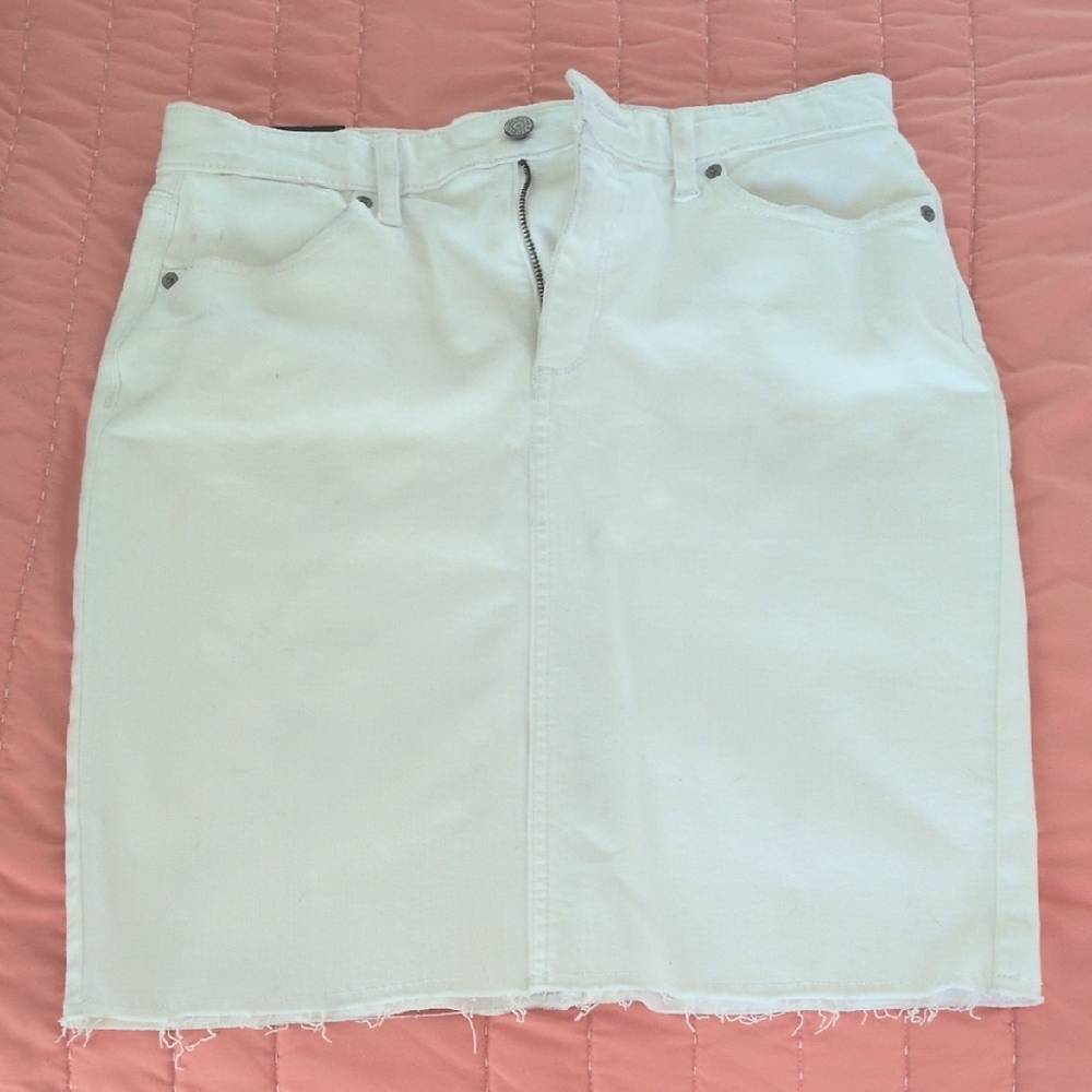 Banana Republic White Pencil Skirt